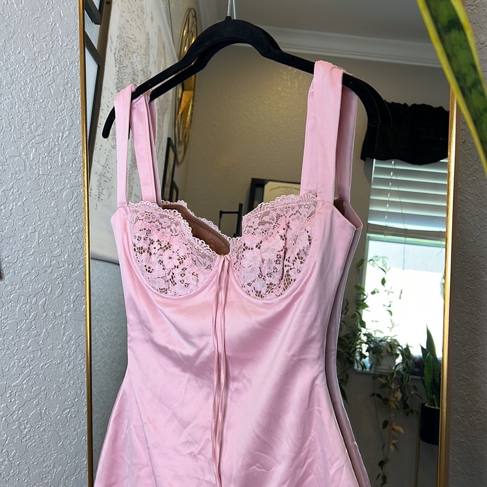 HOUSE OF CB 'Adriana' Rose Satin And Lace Mini Dress NWOT - Picture 10 of 11